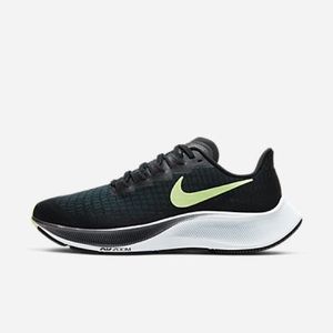 NWOT Nike Air Zoom Pegasus 37